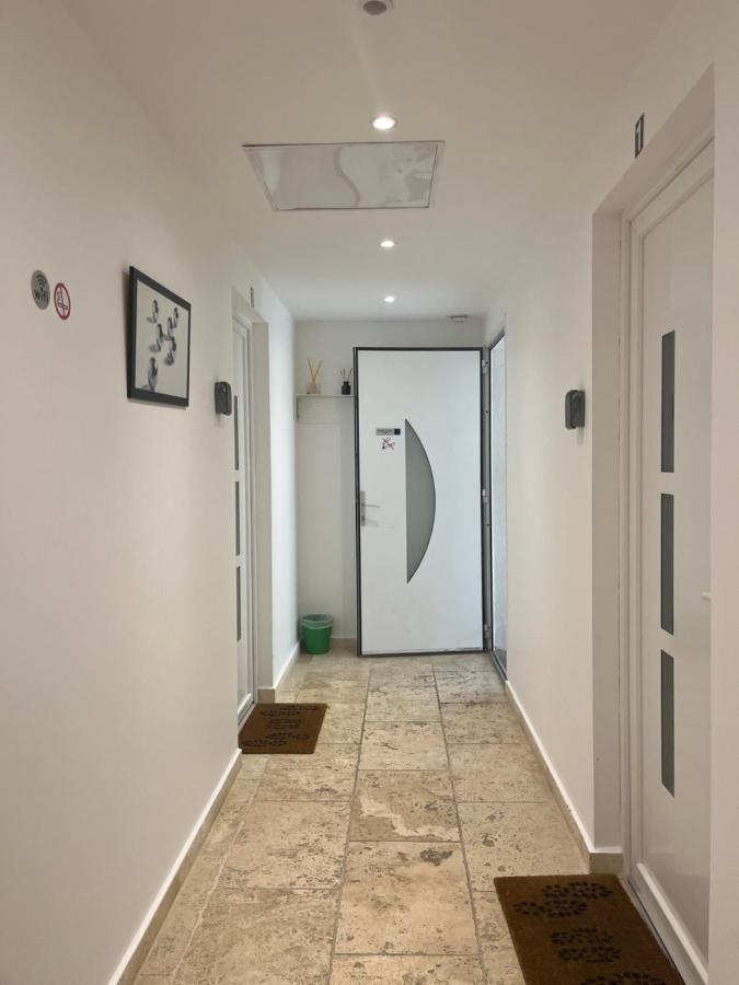 Appartement 4 Personnes, Aeroport Marseille Маринян Екстериор снимка