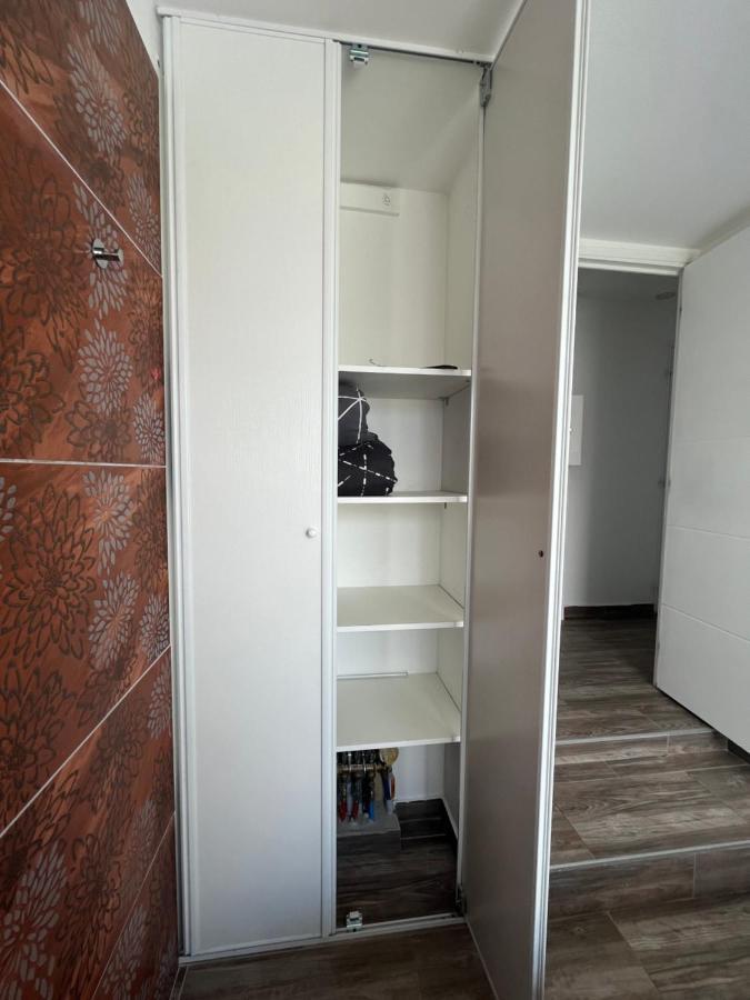 Appartement 4 Personnes, Aeroport Marseille Маринян Екстериор снимка